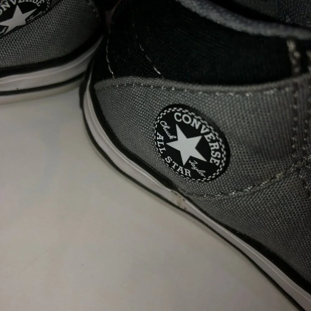 Converse Infant Boys Girls Size 5 Gray Lace Up Chuck Taylor Sneakers Shoes EUC